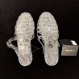 Forever 21 jelly sandals clear size S, US 5-6, fisherman buckle sandals